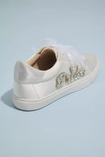 Load image into Gallery viewer, PROS100-D “Bride” Sneakers. Size 6