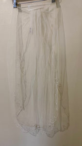 SHOO100-G White Fingertip Veil