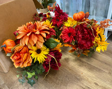 Load image into Gallery viewer, BRAC100-B Fall Centerpiece Arrangements