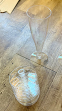 Load image into Gallery viewer, SMEG100-EP 40 Plastic, Champagne Flutes