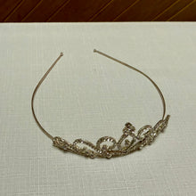 Load image into Gallery viewer, LUND100-L Costume Tiara