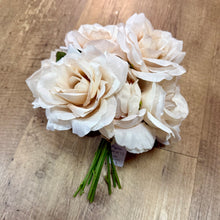Load image into Gallery viewer, AGER100-Q Pastel Pink Roses