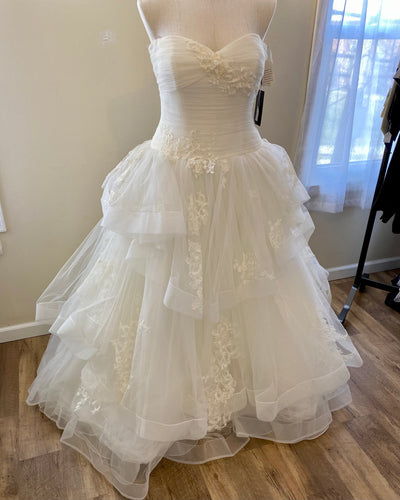 REYN100- Vera Wang Strapless, Ivory Gown. Size 14 NWT