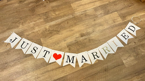 BURT100-Y “Just Married” Banner