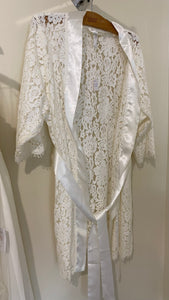 SMIT200-RA Off-White Lace Robe. Size S/M