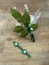 Load image into Gallery viewer, SPAYDE-AF Ivory Boutonniere