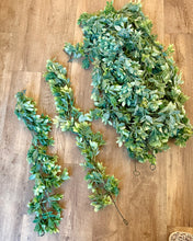 Load image into Gallery viewer, REES100-BB Boxwood Garland/Greenery Ring
