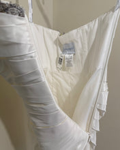 Load image into Gallery viewer, WILS300-D Strapless, Ivory Short Gown. Size 6