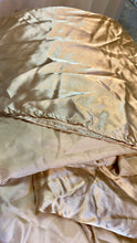 Load image into Gallery viewer, MCAN100-B 120” Round Gold, Satin Tablecloth