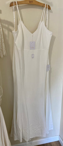 HUGG100-A NWT Spaghetti Strap, Ivory Dress. Size 3X