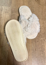 Load image into Gallery viewer, WARN100-G White Fuzzy Slippers. Size 6/7