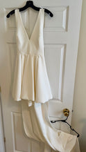 Load image into Gallery viewer, ROME100-C Short, White Dress with Train. Size 6