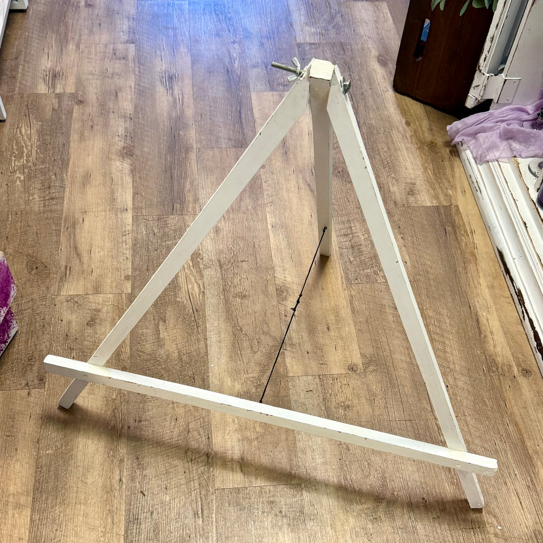 FLIC100-F White, Wood Easel