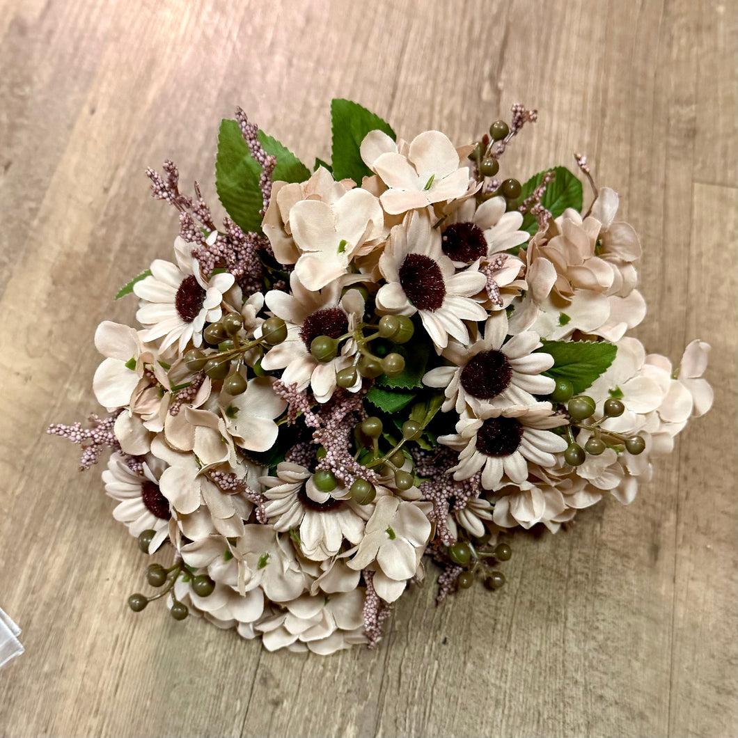 AGER100-L 15 Beige Pink, Mini Daisies