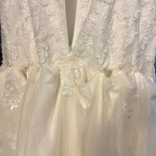 Load image into Gallery viewer, DOEGE- Ivory Lace Gown, Cap Sleeve. Size 20W