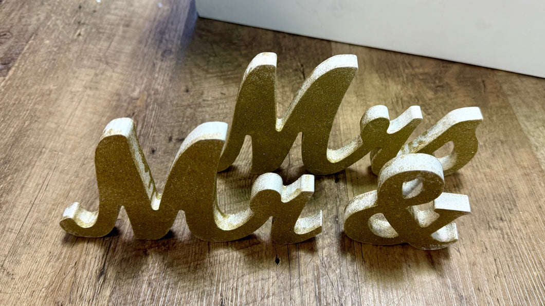 FLIC100-D Gold Mr & Mrs Letters