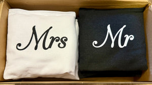 BAIL100-B Mr & Mrs Cornhole Bags. New