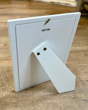 Load image into Gallery viewer, SMEG100-CS 5x7” White, Silver-Plated Frame