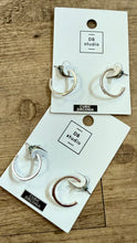 Load image into Gallery viewer, SMEG100-DQ Silver, Rhinestone Hoop Earrings