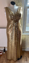 Load image into Gallery viewer, FEDO100-BK Gold Sequined Gown, Size 18