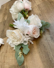 Load image into Gallery viewer, FLAN100-B Blush/Ivory Bridesmaid Bouquet