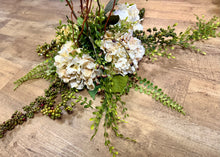 Load image into Gallery viewer, SZEK-C Floral Spray Arrangement
