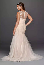 Load image into Gallery viewer, BATE-A Ivory Tulle, Fit &amp; Flare Gown. Size 6