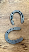 Load image into Gallery viewer, DIEH300-B 16 Horseshoes