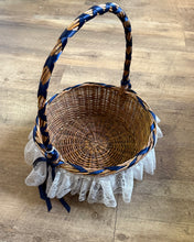 Load image into Gallery viewer, WIEG100-T Large Basket with Handle