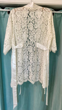 Load image into Gallery viewer, SMIT200-RA Off-White Lace Robe. Size S/M