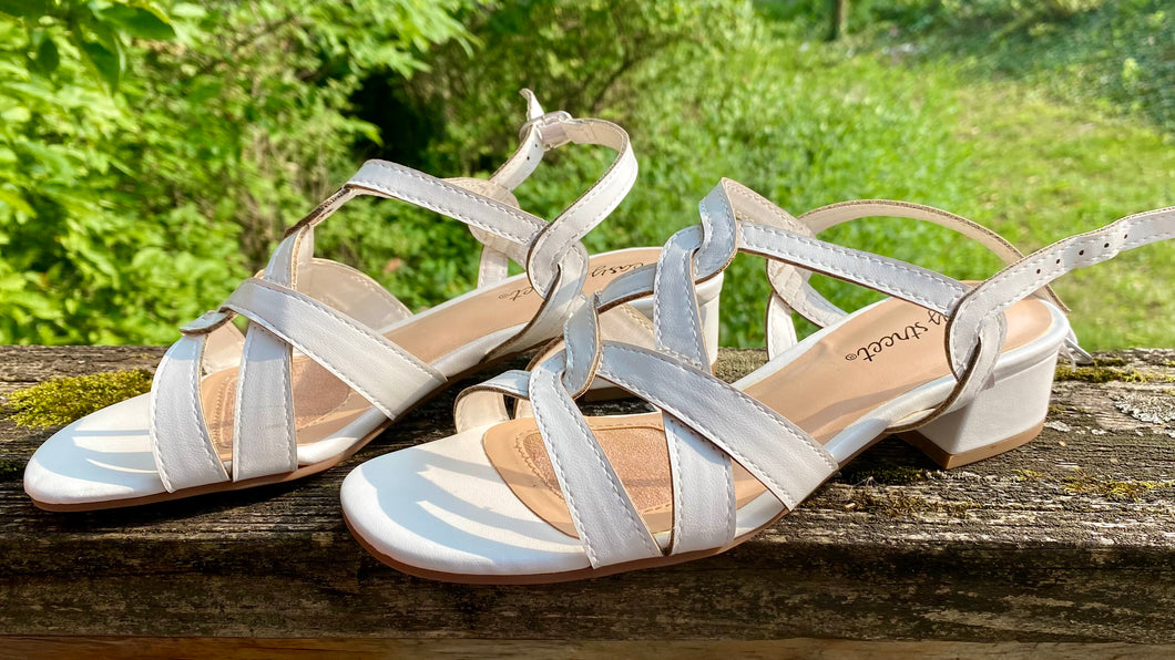 PROS100-M White Platform Heeled Sandals. Size 6