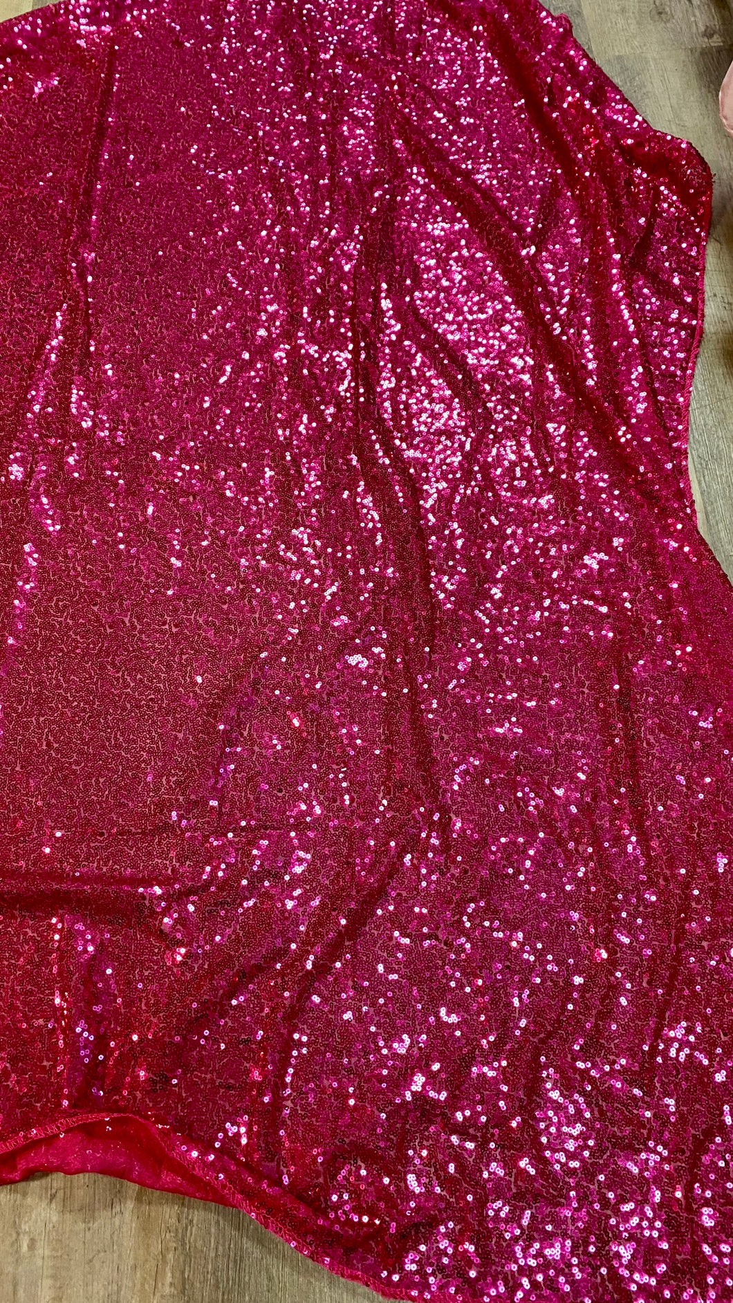 MYER400-E Magenta Sequins Tablecloth Overlay, 48” x 48”