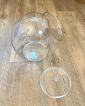 Load image into Gallery viewer, REES100-AW Assorted Hard-Plastic Container/Candy Dish