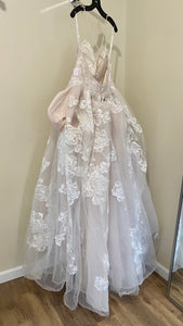 JASP100-F Ivory Floral Ball Gown w/ Train. Size 14