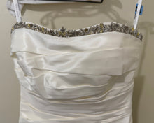 Load image into Gallery viewer, WILS300-D Strapless, Ivory Short Gown. Size 6