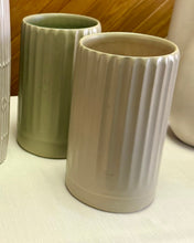 Load image into Gallery viewer, SHIM100-K Assorted Cream/Beige Vases