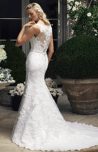 Load image into Gallery viewer, ZAFF100-B Ivory Silhouette Gown. Size 12 NWT