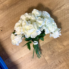 Load image into Gallery viewer, PACIFICO-H Short-Stem White Roses