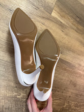 Load image into Gallery viewer, LYNN100-W White Pointed-Toe, Stiletto Heels. Size 8.5