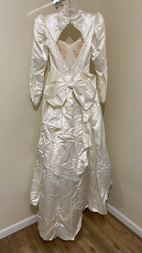 BELS100-A 1990 Ivory Satin, Long-Sleeve Gown. Size 4/6