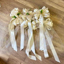 Load image into Gallery viewer, SMEG100-AH Ivory Ribbon Chair/Pew Bow