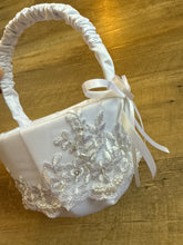 Load image into Gallery viewer, SMEG100-DZ Flower Girl Basket