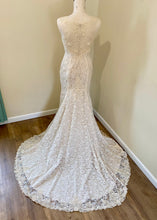 Load image into Gallery viewer, LYNN100-I Crème/Sand Lace Gown. Size 4