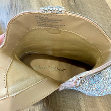 Load image into Gallery viewer, MESA100-B NWT Silver Rhinestone Boots. Size 7