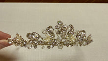 Load image into Gallery viewer, LUND100-J Rhinestone Headpiece