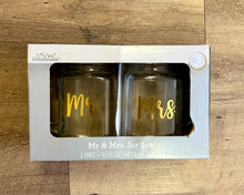 Load image into Gallery viewer, SMEG100-BR Gold Mr &amp; Mrs Glass Mugs
