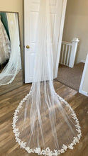 Load image into Gallery viewer, JASP100-G Ivory Floral Cathedral Veil