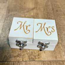 Load image into Gallery viewer, WARN100-L Mr/Mrs Whitewash Ring Box