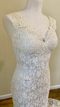 Load image into Gallery viewer, LYNN100-I Crème/Sand Lace Gown. Size 4