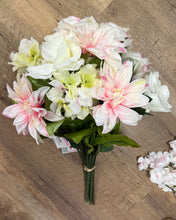Load image into Gallery viewer, SPAYDE-U Pink &amp; Ivory Flower Bunch Bouquet